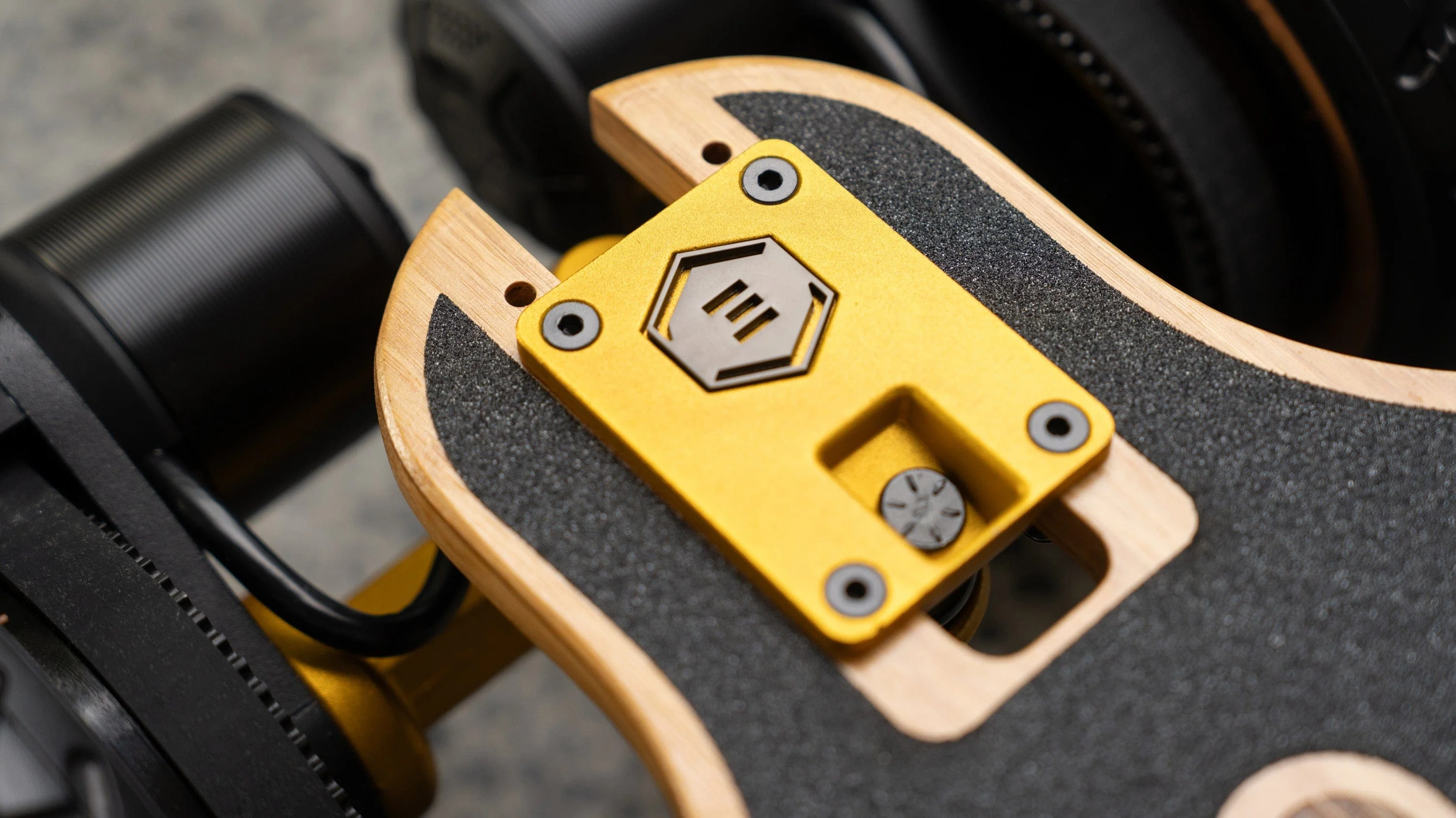 Evolve Fusion 2 in 1 Electric Skateboard - Image 24